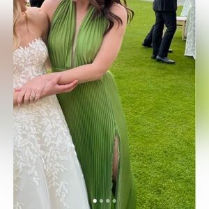 Elegant Green Pleated Wedding Dress